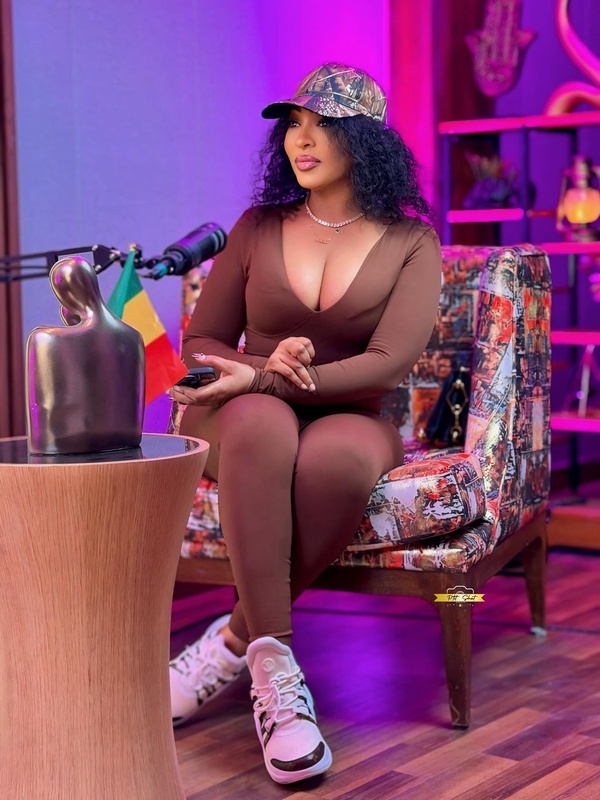 Les nouveaux clichés de Viviane Chidid suscitent un vif engouement en ligne Les nouveaux clichés de Viviane Chidid suscitent un vif engouement en ligne