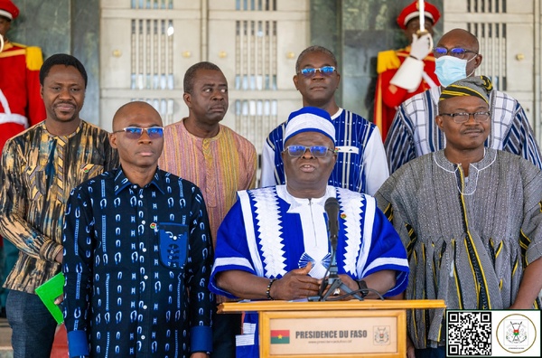 Audience du président du faso: Remise du rapport 2024 de la cour des comptes à Ibrahim Traoré