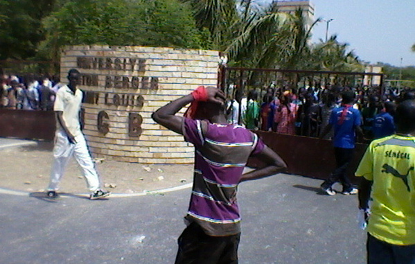 UGB: la CESL suspend les cours 24h et lance une journée sans ticket pour revendiquer des améliorations