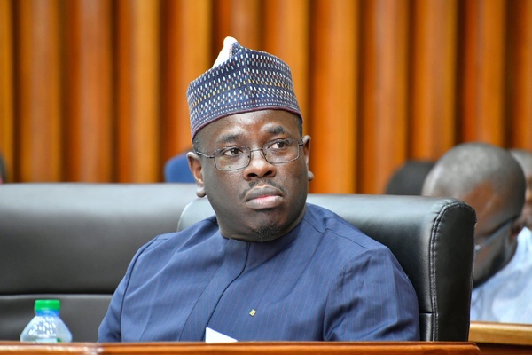 Le Sénégal annonce une baisse des prix du carburant applicable dès ce samedi Le Sénégal annonce une baisse des prix du carburant applicable dès ce samedi