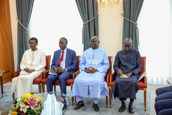 Rencontre au Sommet : Bassirou Diomaye Faye reçoît la délégation des Émirats Arabes Unis