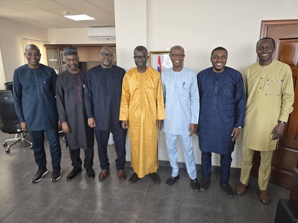 Retour en images sur les temps forts de la visite du DG de la Senelec en Gambie Retour en images sur les temps forts de la visite du DG de la Senelec en Gambie