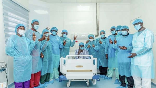 Deuxième greffe de moelle osseuse réussie au Sénégal : une équipe médicale 100 % sénégalaise et féminine Deuxième greffe de moelle osseuse réussie au Sénégal : une équipe médicale 100 % sénégalaise et féminine