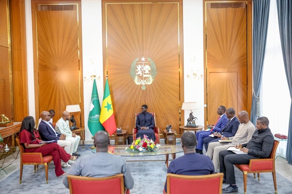 Le Président Bassirou Diomaye Faye reçoit Asante Gold Corporation pour renforcer l’exploitation aurifère responsable Le Président Bassirou Diomaye Faye reçoit Asante Gold Corporation pour renforcer l’exploitation aurifère responsable