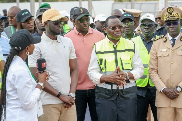 Agropole Sud : Diomaye Faye engage 41 milliards FCFA supplémentaires pour accélérer le parc agro-industriel d’Adéane Agropole Sud : Diomaye Faye engage 41 milliards FCFA supplémentaires pour accélérer le parc agro-industriel d’Adéane