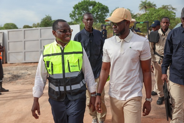 Agropole Sud : Diomaye Faye engage 41 milliards FCFA supplémentaires pour accélérer le parc agro-industriel d’Adéane Agropole Sud : Diomaye Faye engage 41 milliards FCFA supplémentaires pour accélérer le parc agro-industriel d’Adéane