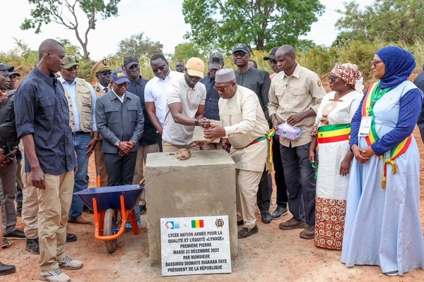 Ziguinchor: le Président Bassirou Diomaye Faye lance la construction du Lycée Nation-Armée pour la Qualité et l’Équité Ziguinchor: le Président Bassirou Diomaye Faye lance la construction du Lycée Nation-Armée pour la Qualité et l’Équité
