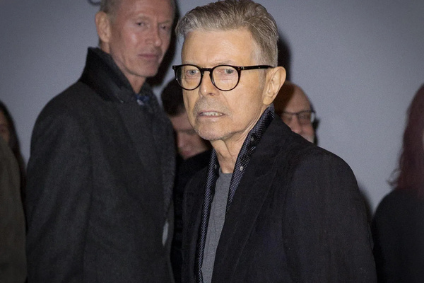 David Bowie: les derniers mois d’une icône révélés dans « Lazarus » David Bowie: les derniers mois d’une icône révélés dans « Lazarus »