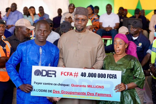 Ousmane Sonko pose la première pierre d’un lycée moderne et soutient les femmes et les jeunes