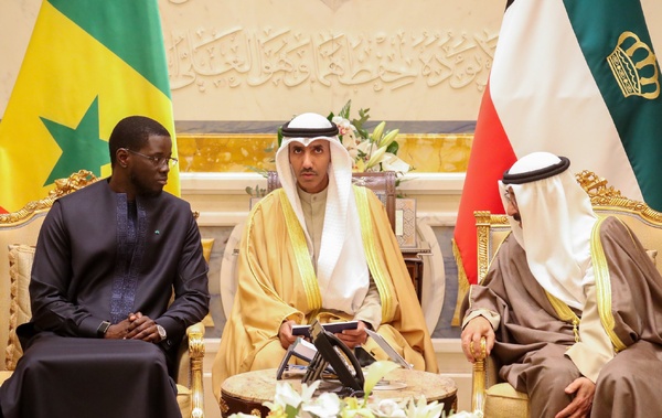 Koweït–Sénégal : Bassirou Diomaye Faye reçu avec les honneurs au Palais Bayan Koweït–Sénégal : Bassirou Diomaye Faye reçu avec les honneurs au Palais Bayan