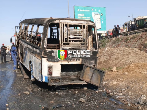 Patte d’Oie : un accident mortel impliquant un vélomoteur et un autocar a déclenché incendies et vandalisme
