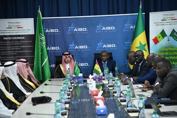 Initiative « Tariq Makkah » : une réunion technique stratégique tenue à l’AIBD avec la délégation saoudienne Initiative « Tariq Makkah » : une réunion technique stratégique tenue à l’AIBD avec la délégation saoudienne