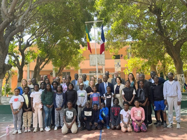 Éducation: Moustapha Mamba Guirassy et l’Ambassadrice de France célèbrent le modèle hybride à l’EFS Dial Diop
