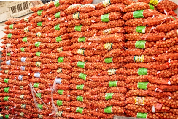 Marché et denrées : le Dr. Serigne Guèye Diop garantit un approvisionnement stable pour le Ramadan et le Carême Marché et denrées : le Dr. Serigne Guèye Diop garantit un approvisionnement stable pour le Ramadan et le Carême