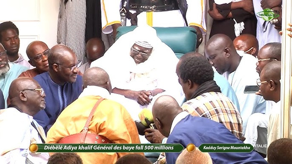 Ferveur à Touba : le Khalife des Baayfall remet un « aadiya » exceptionnel de 500 millions de FCFA à Serigne Mountakha Ferveur à Touba : le Khalife des Baayfall remet un « aadiya » exceptionnel de 500 millions de FCFA à Serigne Mountakha