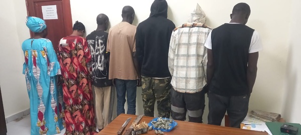 Insécurité à Yeumbeul : sept arrestations après une violente embuscade contre la police Insécurité à Yeumbeul : sept arrestations après une violente embuscade contre la police