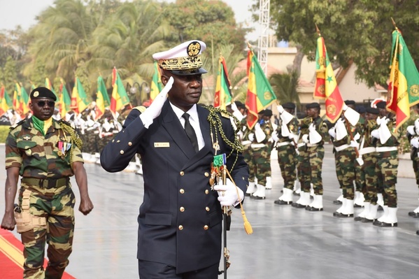 Oumar Wade officiellement installé comme Chef d’état-major général des armées Oumar Wade officiellement installé comme Chef d’état-major général des armées
