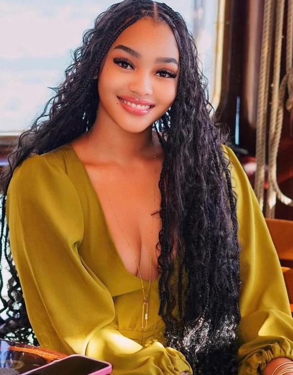 La star de « Fasséma » Sabel éblouit dans une combinaison chic (Photos) La star de « Fasséma » Sabel éblouit dans une combinaison chic (Photos)