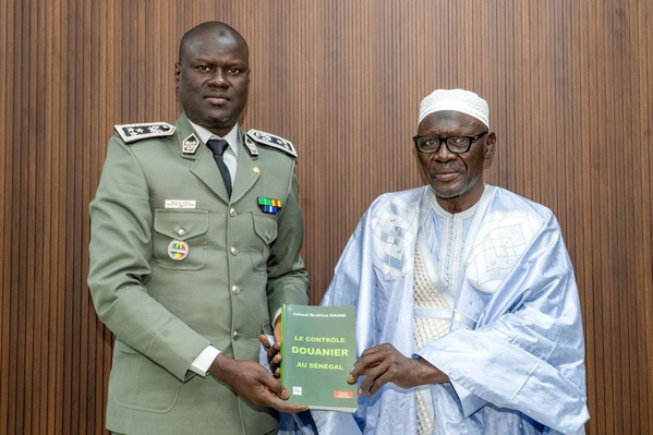 Littérature douanière: le Colonel Ibrahima Diagne publie un ouvrage de référence sur le contrôle au Sénégal