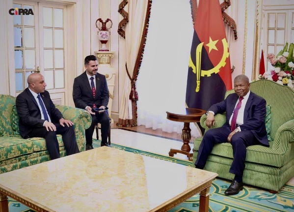 Diplomatie : le Président João Lourenço accrédite quatre nouveaux ambassadeurs en Angola