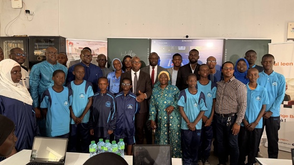 Éducation 4.0 : Le Lycée Galandou Diouf inaugure sa "Smart Classroom" avec Huawei et la SONATEL Éducation 4.0 : Le Lycée Galandou Diouf inaugure sa "Smart Classroom" avec Huawei et la SONATEL