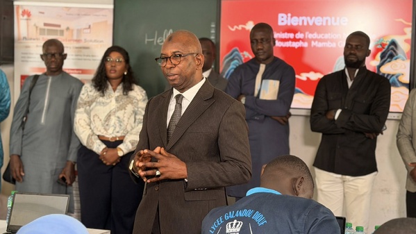 Éducation 4.0 : Le Lycée Galandou Diouf inaugure sa "Smart Classroom" avec Huawei et la SONATEL