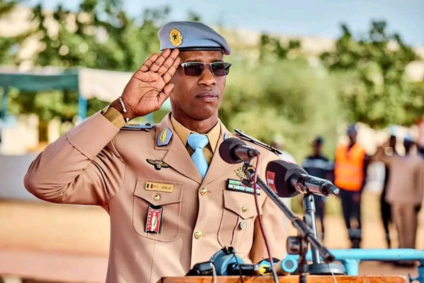 Qui est le Mamadou Yaya Diallo, nouveau commandant de l’École nationale des sous-officiers d’active ? Qui est le Mamadou Yaya Diallo, nouveau commandant de l’École nationale des sous-officiers d’active ?