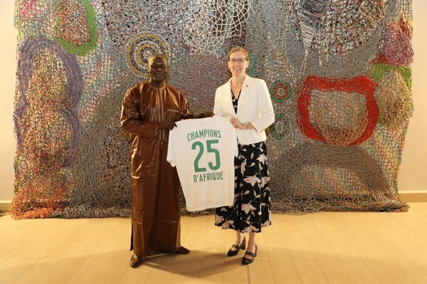 Mondial 2026: Abdoulaye Fall reçu à l’Ambassade des États-Unis à Dakar Mondial 2026: Abdoulaye Fall reçu à l’Ambassade des États-Unis à Dakar