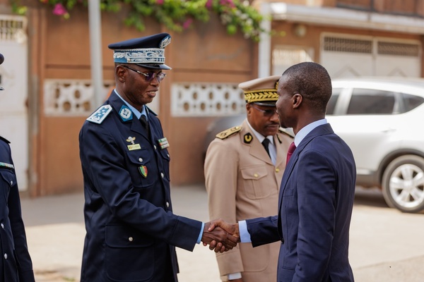 Sécurité : le Ministre de l'Intérieur inaugure le commissariat de Dalifort-Foirail et salue la vigilance citoyenne Sécurité : le Ministre de l'Intérieur inaugure le commissariat de Dalifort-Foirail et salue la vigilance citoyenne