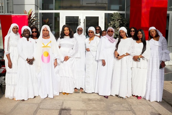 Journée Internationale des Droits de la Femme : UBA Sénégal célèbre ses collaboratrices en blanc