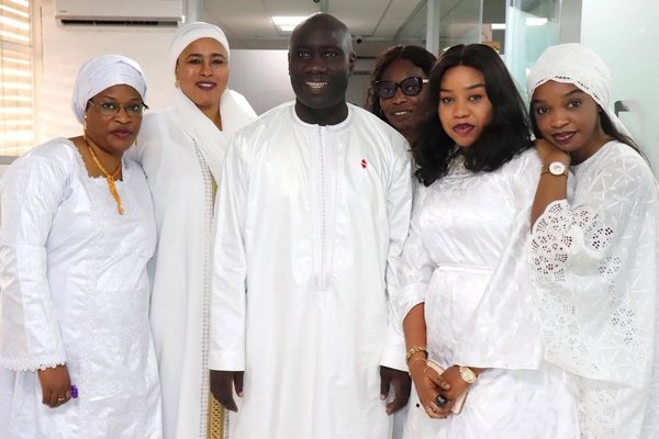 Journée Internationale des Droits de la Femme : UBA Sénégal célèbre ses collaboratrices en blanc