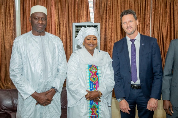 Célébration du 8 mars : Dakar vibre au rythme du « JUBANTI KOOM » et de l'engagement des femmes Célébration du 8 mars : Dakar vibre au rythme du « JUBANTI KOOM » et de l'engagement des femmes