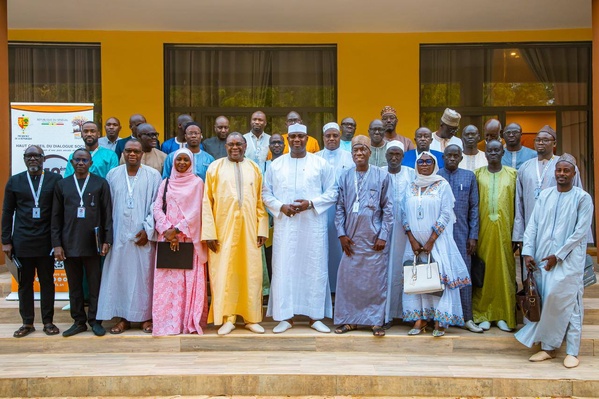 Transformation territoriale : Moussa Bala Fofana mobilise le HCDS pour la réforme des Pôles-Territoires Transformation territoriale : Moussa Bala Fofana mobilise le HCDS pour la réforme des Pôles-Territoires