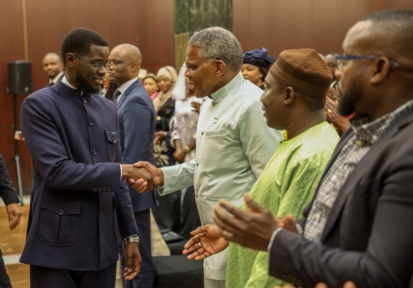 Diplomatie: En Espagne, Bassirou Diomaye Faye déploie le « Fast-Track » administratif pour la diaspora Diplomatie: En Espagne, Bassirou Diomaye Faye déploie le « Fast-Track » administratif pour la diaspora