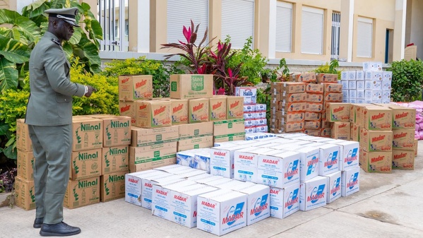 Douanes–Populations : l’Administration des Douanes en visite sociale à la Pouponnière de la Médina Douanes–Populations : l’Administration des Douanes en visite sociale à la Pouponnière de la Médina