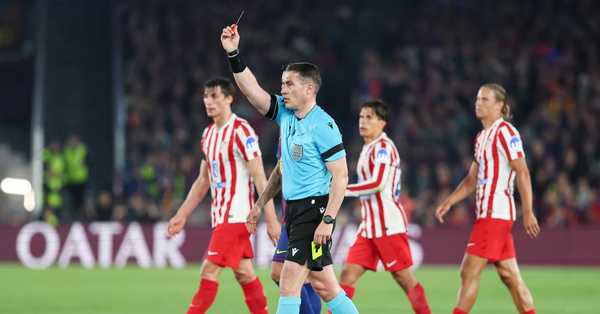 Scandale arbitral en Ligue des champions: Le FC Barcelone porte plainte après sa défaite contre l'Atlético Scandale arbitral en Ligue des champions: Le FC Barcelone porte plainte après sa défaite contre l'Atlético