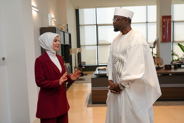 Coopération Sénégal–Türkiye : le Premier ministre Ousmane Sonko reçoit la ministre turque de la Famille Coopération Sénégal–Türkiye : le Premier ministre Ousmane Sonko reçoit la ministre turque de la Famille