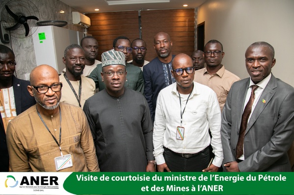 Transition énergétique : Le Ministre Birame Souleye Diop en visite stratégique à l’ANER Transition énergétique : Le Ministre Birame Souleye Diop en visite stratégique à l’ANER