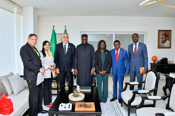 Coopération Sud-Sud : El Malick Ndiaye reçoit le Vice-ministre vénézuélien Yuri Pimentel Coopération Sud-Sud : El Malick Ndiaye reçoit le Vice-ministre vénézuélien Yuri Pimentel