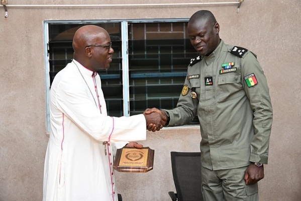 Tambacounda : Le DGD Babacar Mbaye recueille les prières des autorités religieuses. Tambacounda : Le DGD Babacar Mbaye recueille les prières des autorités religieuses.