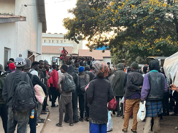 Immigration : Les services gambiens interceptent 60 candidats à l'émigration irrégulière sur la plage de Tanji Immigration : Les services gambiens interceptent 60 candidats à l'émigration irrégulière sur la plage de Tanji