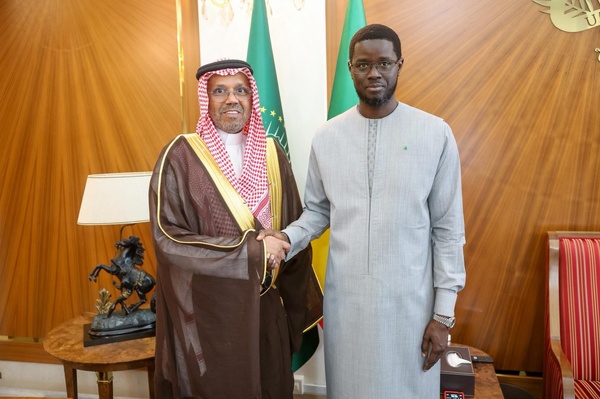 Santé et Coopération : Le Chef de l'État reçoit la King Saud University Medical City pour booster la formation médicale Santé et Coopération : Le Chef de l'État reçoit la King Saud University Medical City pour booster la formation médicale