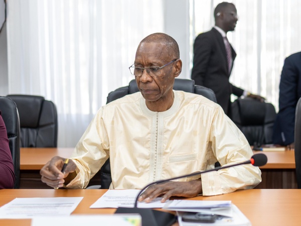 Diplomatie et Performance : Le Ministre Cheikh NIANG face aux députés pour le suivi budgétaire