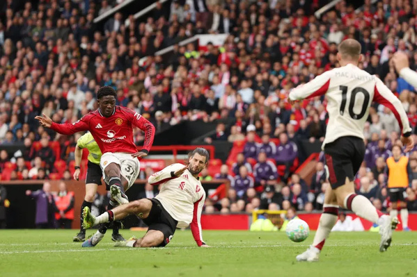 Manchester United vs Liverpool : erreurs individuelles, tournant du match et résilience des Red Devils Manchester United vs Liverpool : erreurs individuelles, tournant du match et résilience des Red Devils