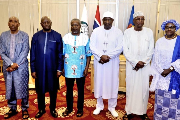 Gambie : Le Président Adama Barrow installe deux nouvelles commissions stratégiques