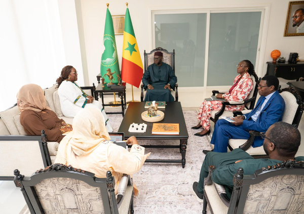 El Malick Ndiaye soutient un réseau des femmes parlementaires avec ONU Femmes El Malick Ndiaye soutient un réseau des femmes parlementaires avec ONU Femmes