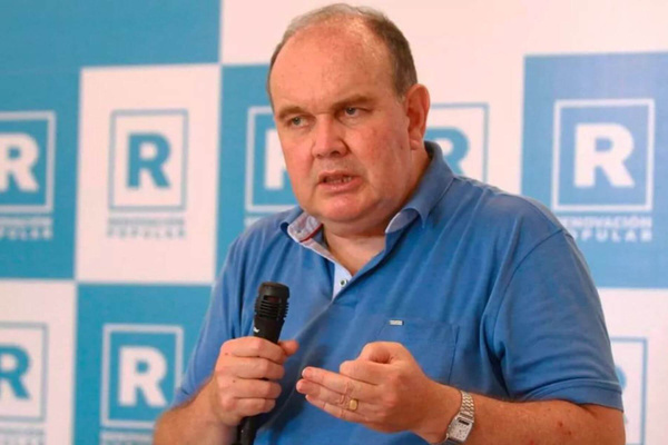 Pérou : López Aliaga crie au «coup d'État» alors que les résultats tardent