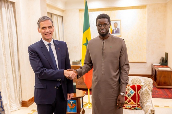 Économie: Le Président Bassirou Diomaye Faye et CMA CGM dessinent l’avenir portuaire du Sénégal Économie: Le Président Bassirou Diomaye Faye et CMA CGM dessinent l’avenir portuaire du Sénégal