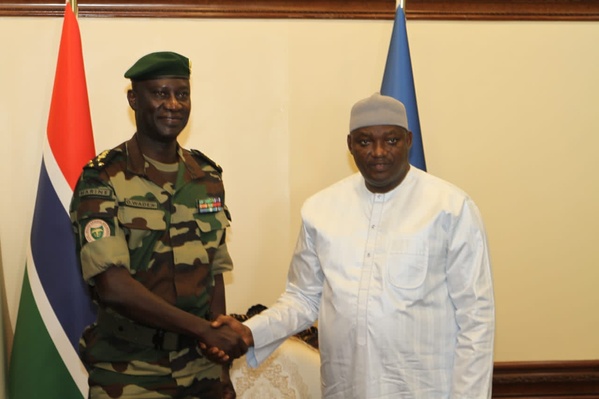 L'amiral Wade en Gambie : le CEMGA salue le travail du détachement sénégalais de la CEDEAO
