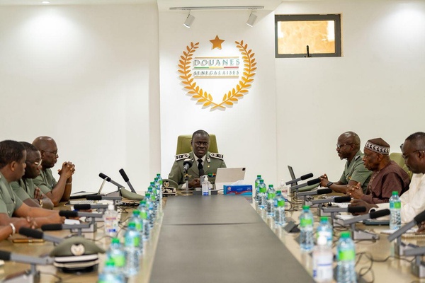 Hajj 2026 : Le Directeur général des Douanes magnifie le travail de l'AEADOP Hajj 2026 : Le Directeur général des Douanes magnifie le travail de l'AEADOP